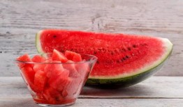 小城里吃瓜,揭秘本地特色美食背后的故事