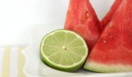 夏天吃瓜情侣头像,情侣头像里的夏日风情