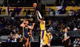 篮球吃瓜现场,现场热闹非凡