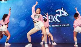 街舞吃瓜情侣图片高清,高清画面诠释爱情火花