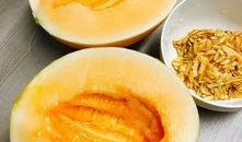 爱度酒店有瓜吃,瓜果飘香，尽享休闲时光