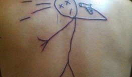 吃瓜纹身小伙图片,街头潮流新风尚