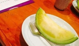 例假后吃蜜瓜,甜蜜呵护女性健康新选择”